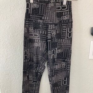 Womens Lululemon Size 2 Black Leggings Logo Wunder Train High-Rise Tight